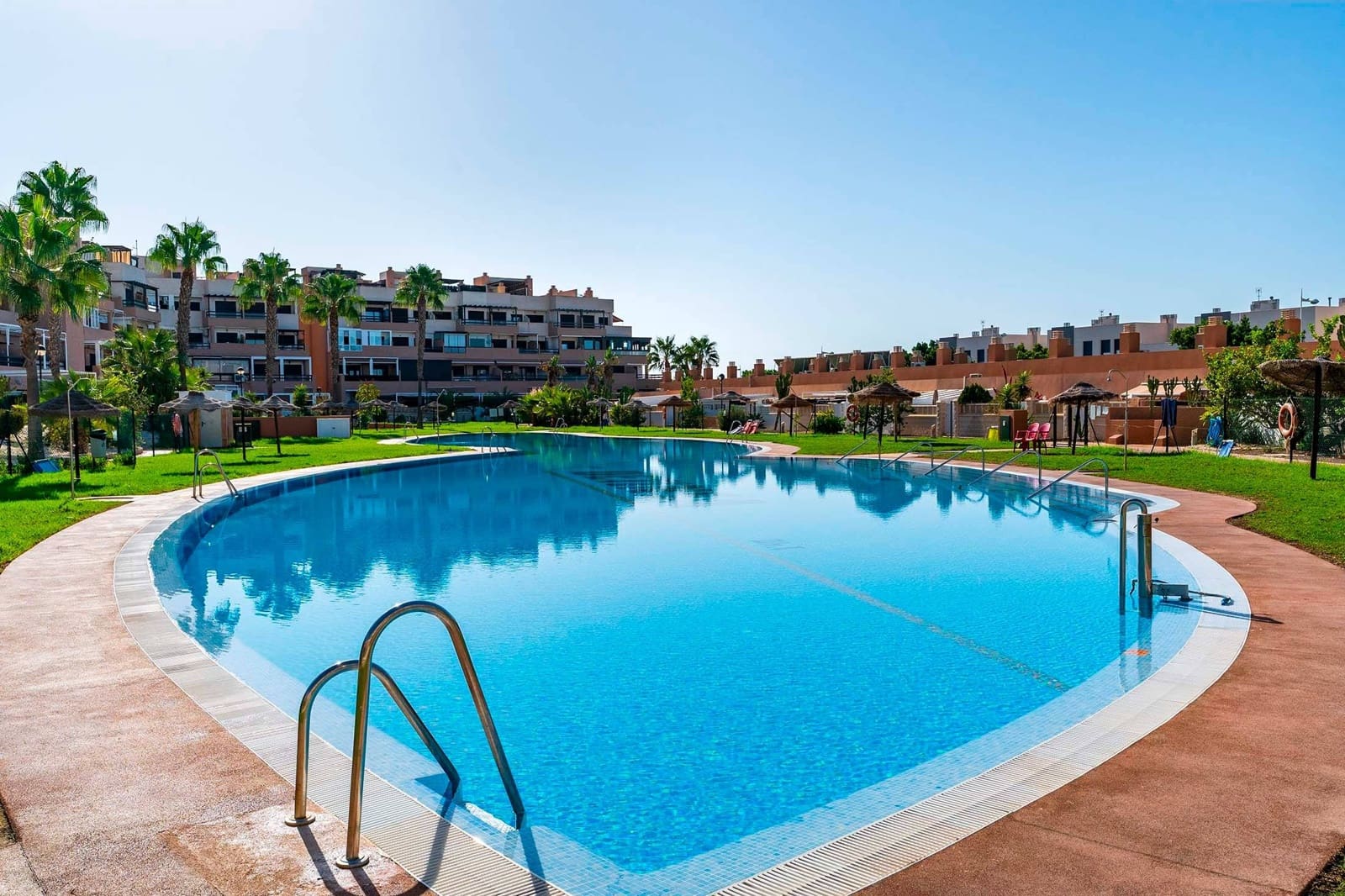 1 sovrum Lägenhet till salu i Almeria stad med pool garage - 195 000 € (Ref: 10062284)