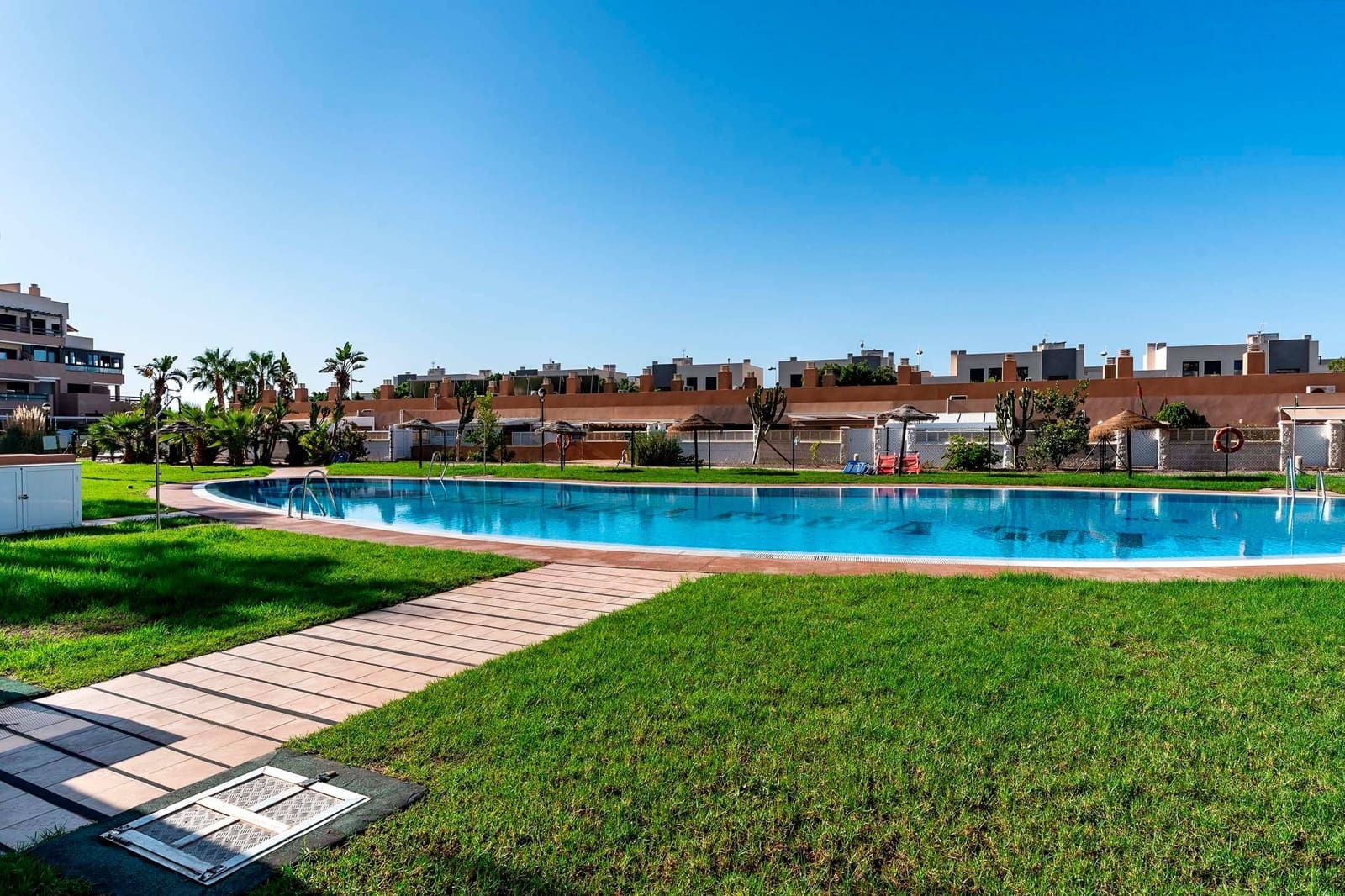 1 sovrum Lägenhet till salu i Almeria stad med pool garage - 195 000 € (Ref: 10062284)