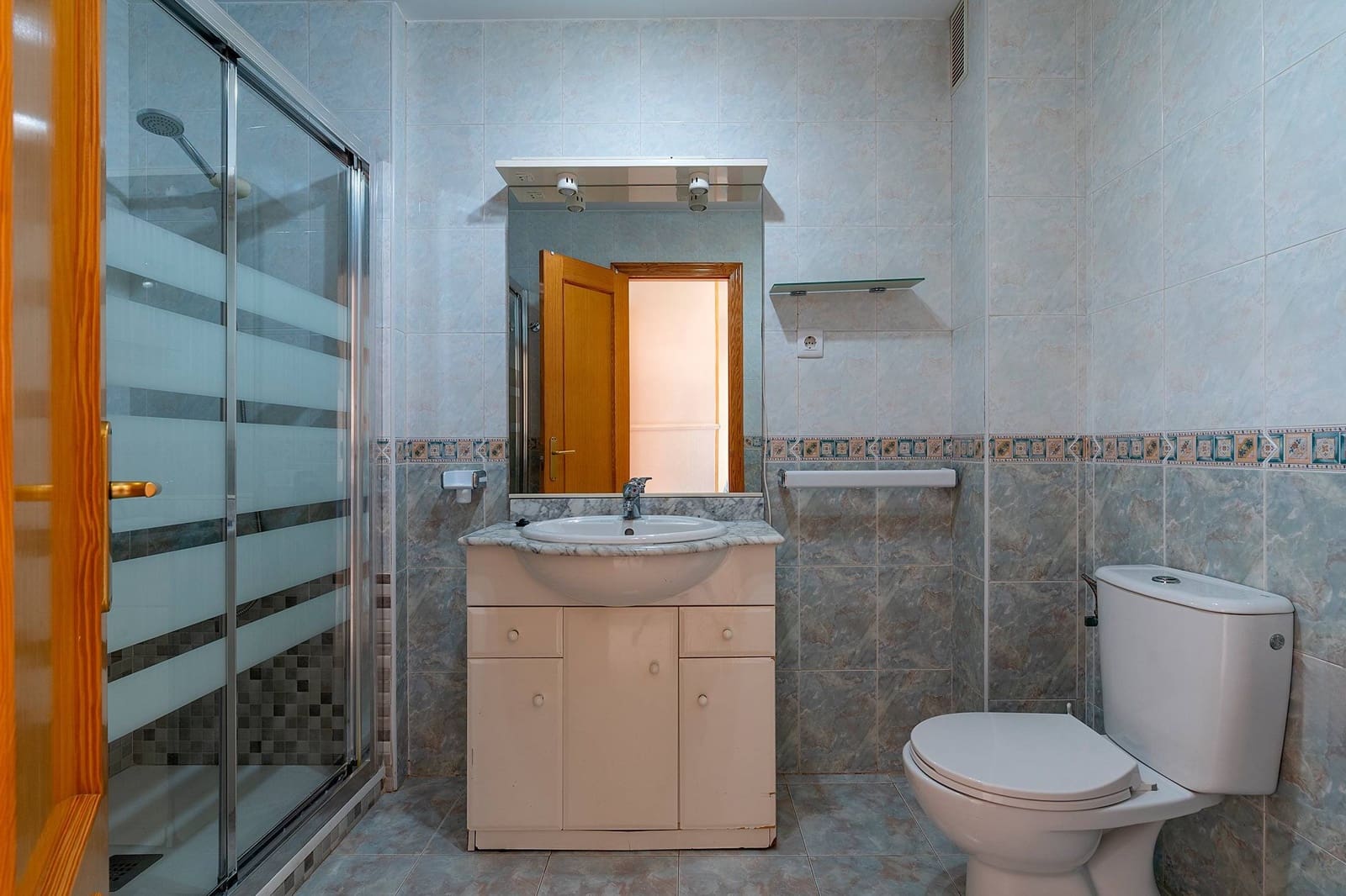 2 slaapkamer Flat te koop in Roquetas de Mar met zwembad garage - € 164.000 (Ref: 10089731)