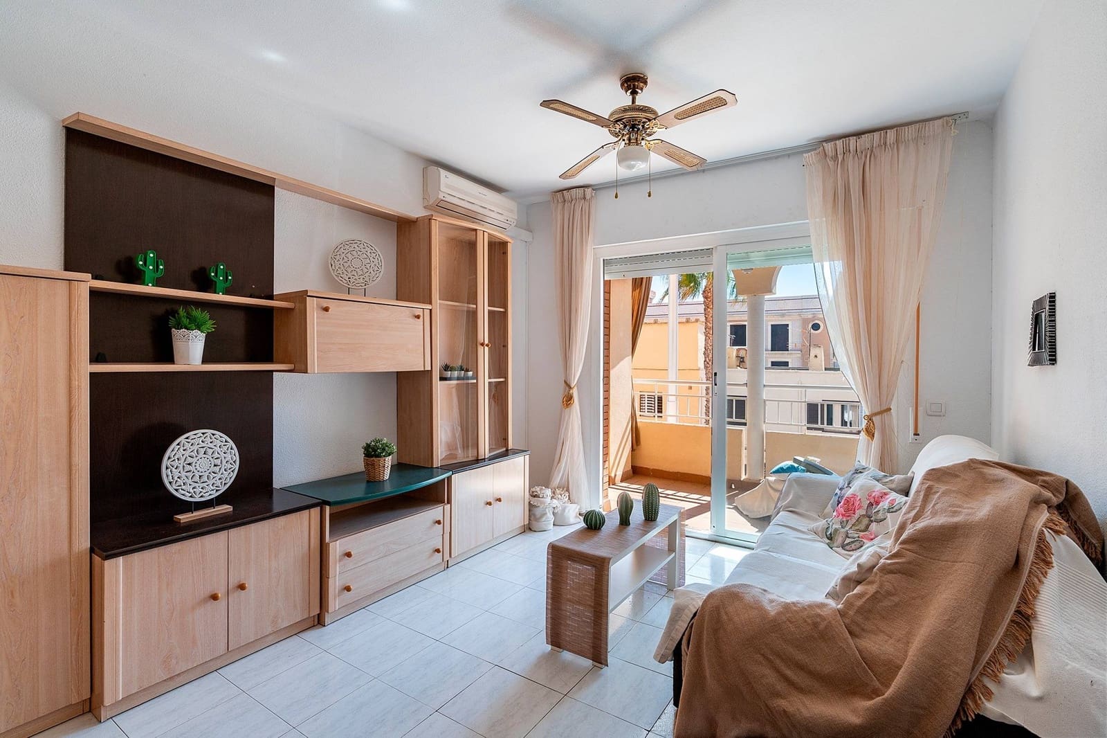 2 slaapkamer Flat te koop in Roquetas de Mar met zwembad garage - € 164.000 (Ref: 10089731)