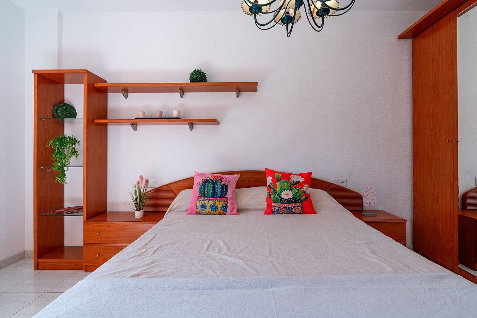 2 slaapkamer Flat te koop in Roquetas de Mar met zwembad garage - € 164.000 (Ref: 10089731)