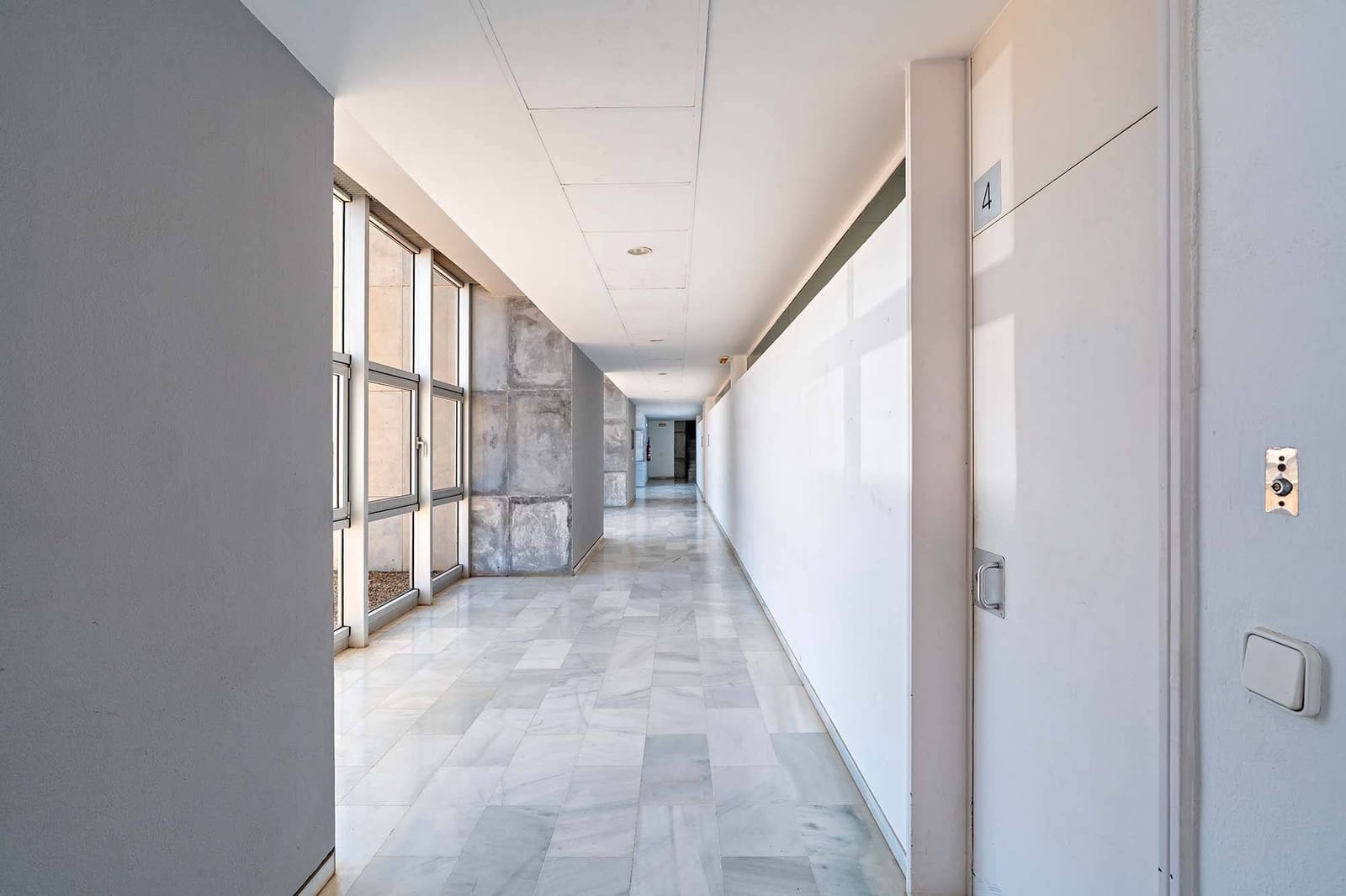 Office for rent in Almeria city - € 780 (Ref: 10094696)