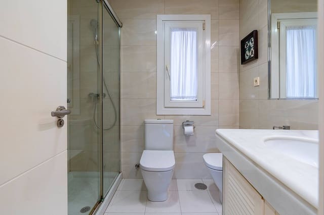 3 slaapkamer Flat te koop in Almería stad met garage - € 380.000 (Ref: 10098435)