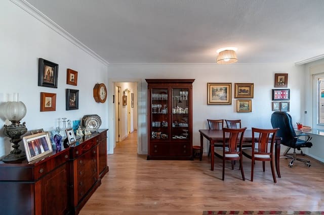 3 slaapkamer Flat te koop in Almería stad met garage - € 380.000 (Ref: 10098435)