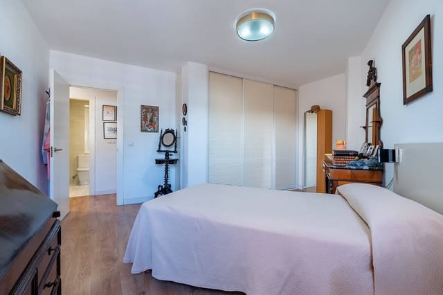 3 slaapkamer Flat te koop in Almería stad met garage - € 380.000 (Ref: 10098435)