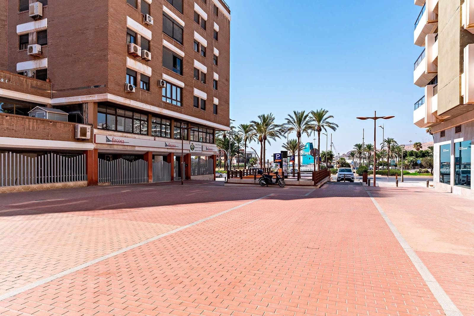 3 slaapkamer Flat te koop in Almeria stad met garage - € 380.000 (Ref: 10098435)
