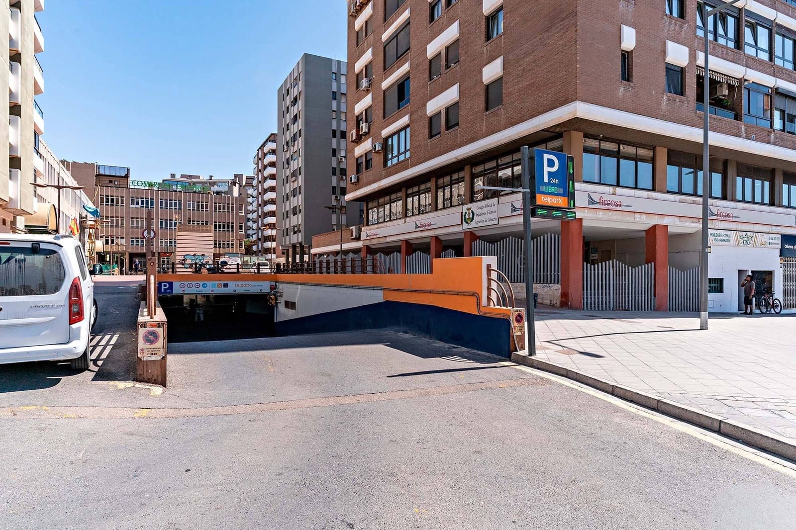 3 slaapkamer Flat te koop in Almeria stad met garage - € 380.000 (Ref: 10098435)