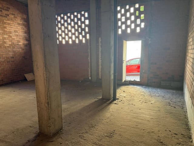 Local Commercial à louer à Almería ville - 600 € (Ref: 10109699)