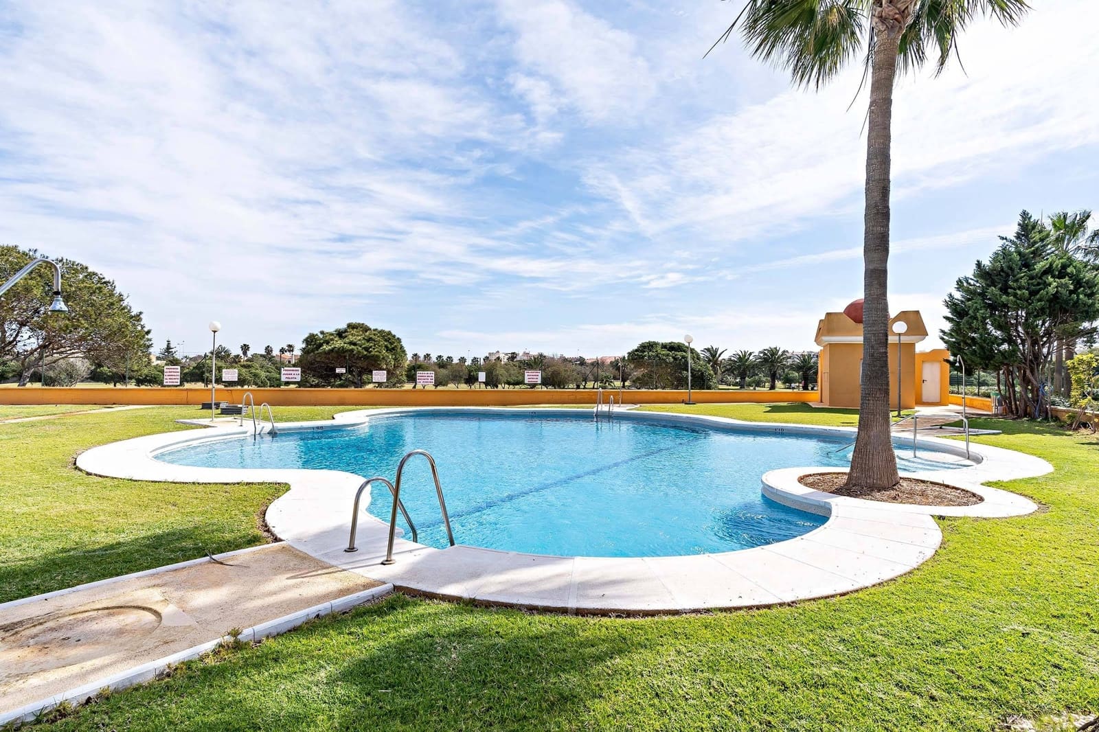 2 quarto Apartamento para arrendar em Roquetas de Mar com piscina garagem - 765 € (Ref: 10120226)