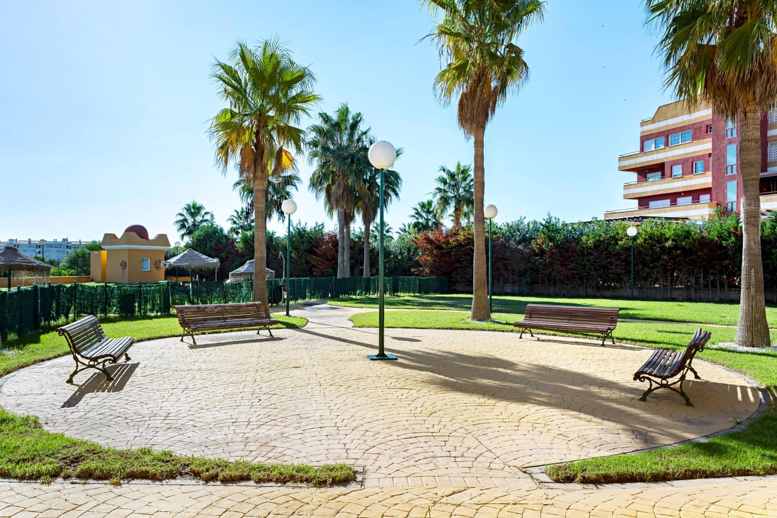 2 quarto Apartamento para arrendar em Roquetas de Mar com piscina garagem - 765 € (Ref: 10120226)