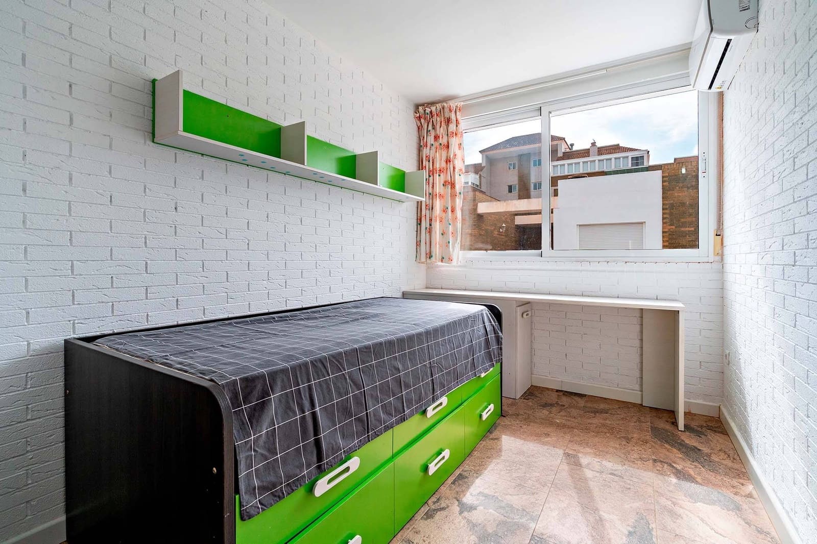 3 soveværelse Rækkehus til leje i Roquetas de Mar med swimmingpool garage - € 1.300 (Ref: 10147147)