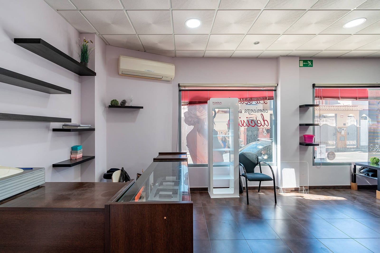 Commerciale da affittare in Retamar - 700 € (Rif: 10180634)
