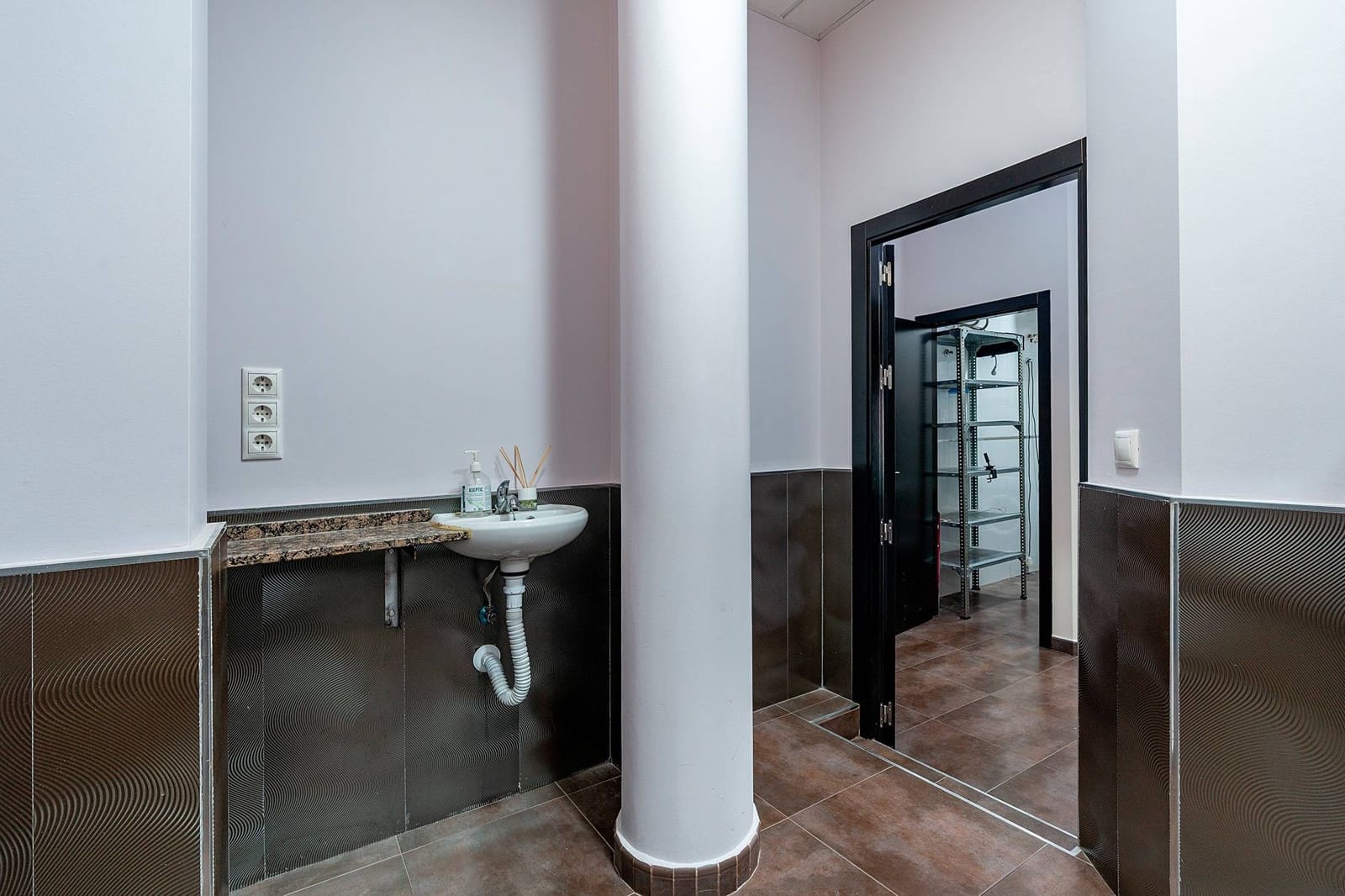 Commerciale da affittare in Retamar - 700 € (Rif: 10180634)