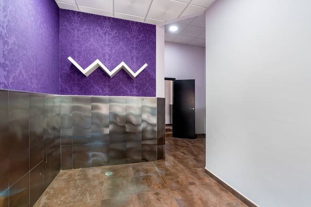 Commerciale da affittare in Retamar, Almería città - 700 € (Rif: 10180634)