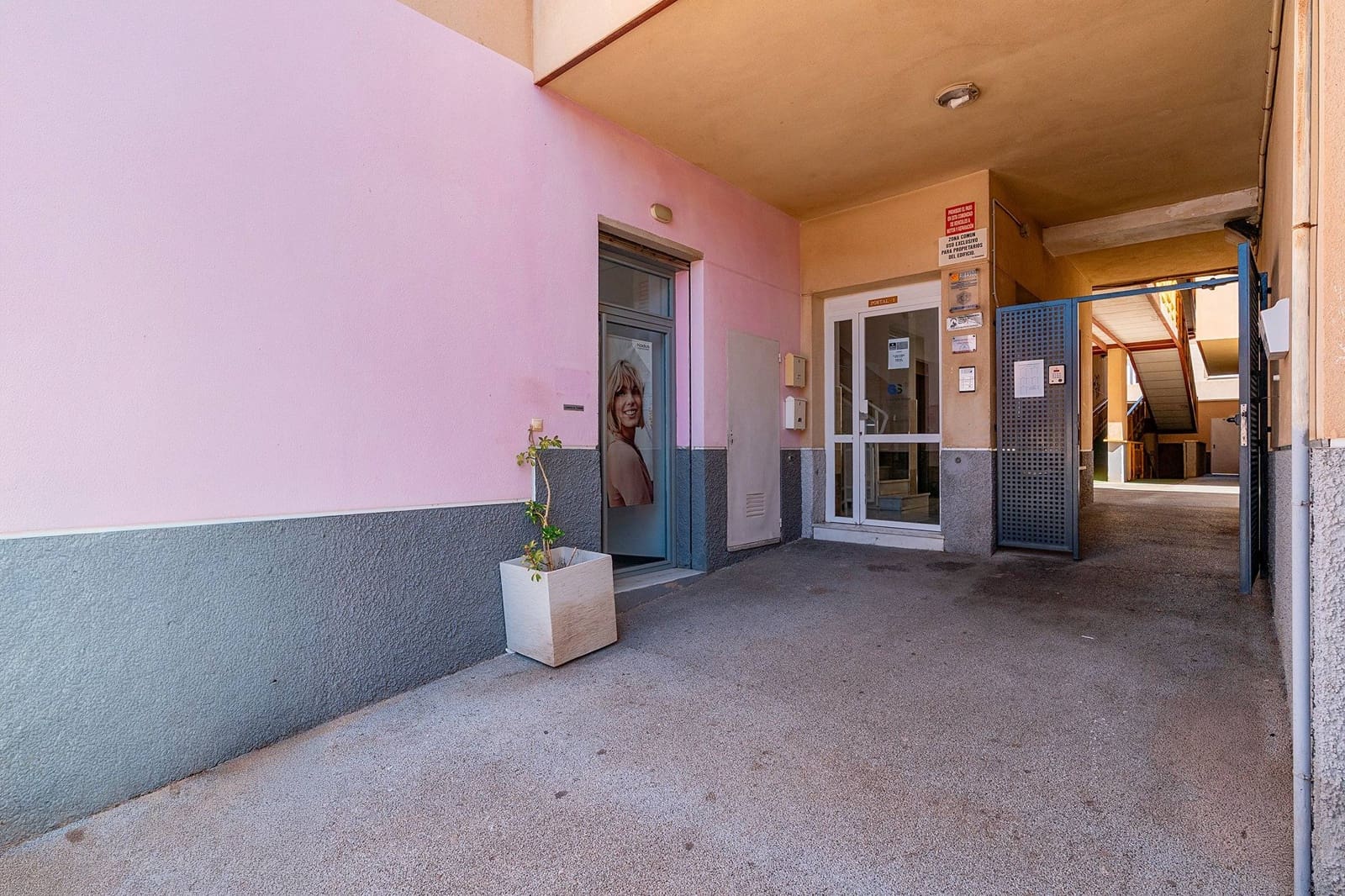 Commerciale da affittare in Retamar - 700 € (Rif: 10180634)
