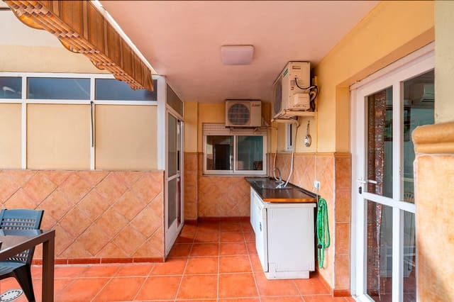 Piso de 4 habitaciones en El Ejido en venta - 190.000 € (Ref: 10180635)