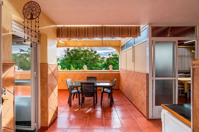 Piso de 4 habitaciones en El Ejido en venta - 190.000 € (Ref: 10180635)
