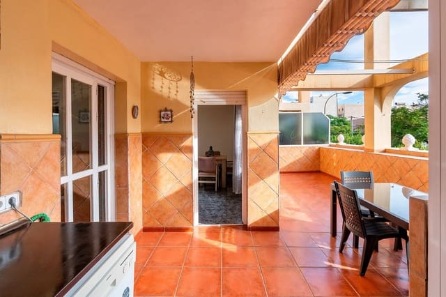 Piso de 4 habitaciones en El Ejido en venta - 190.000 € (Ref: 10180635)