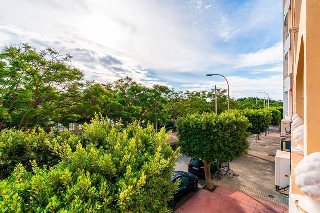 Piso de 4 habitaciones en El Ejido en venta - 190.000 € (Ref: 10180635)