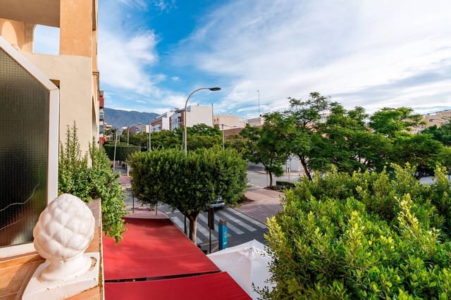 Piso de 4 habitaciones en El Ejido en venta - 190.000 € (Ref: 10180635)