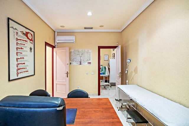 Commercial for rent in Aguadulce (Almeria), Roquetas de Mar - € 1,100 (Ref: 8077279)