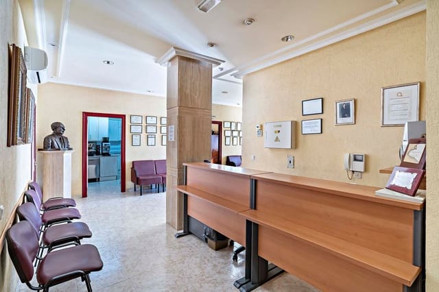 Commercial for rent in Aguadulce (Almeria), Roquetas de Mar - € 1,100 (Ref: 8077279)