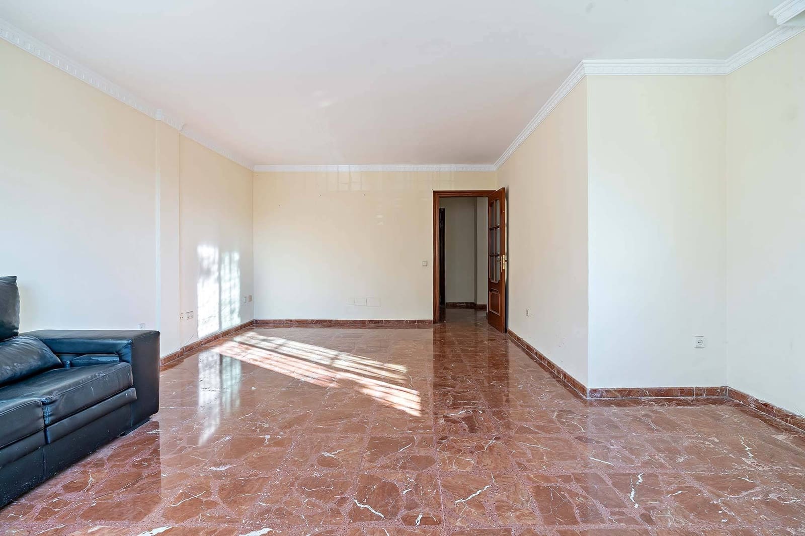 5 bedroom Villa for sale in Aguadulce (Almeria) with pool garage - € 420,000 (Ref: 8099801)