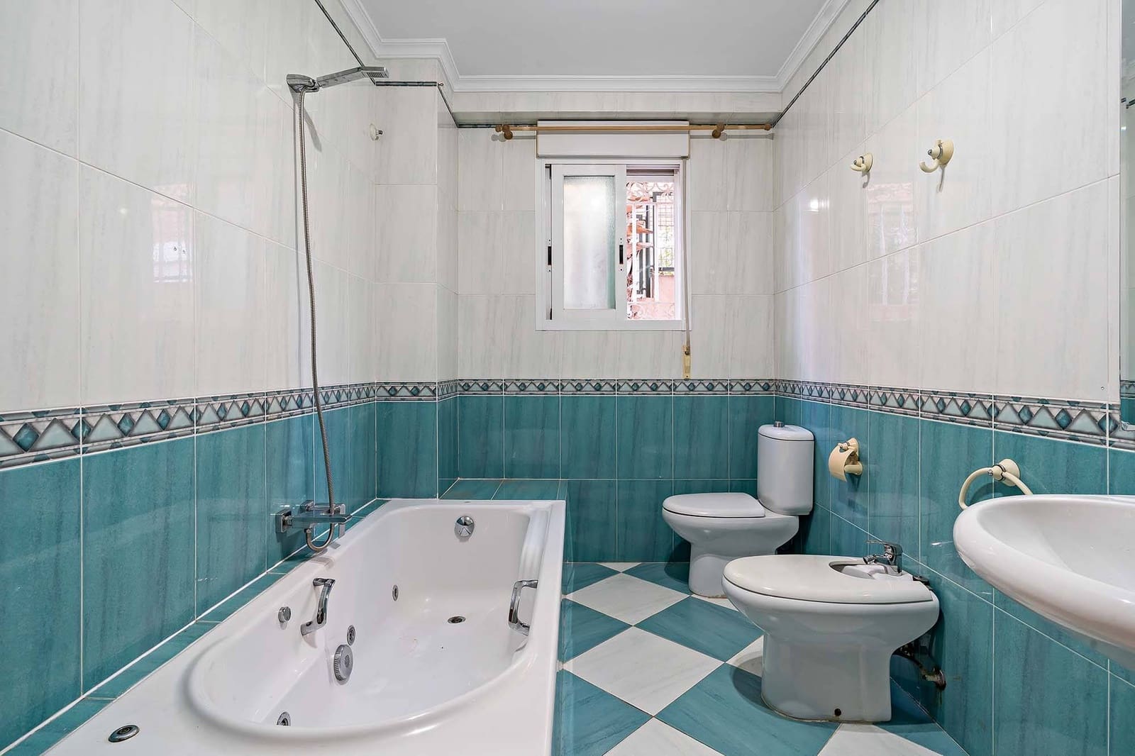 5 bedroom Villa for sale in Aguadulce (Almeria) with pool garage - € 420,000 (Ref: 8099801)