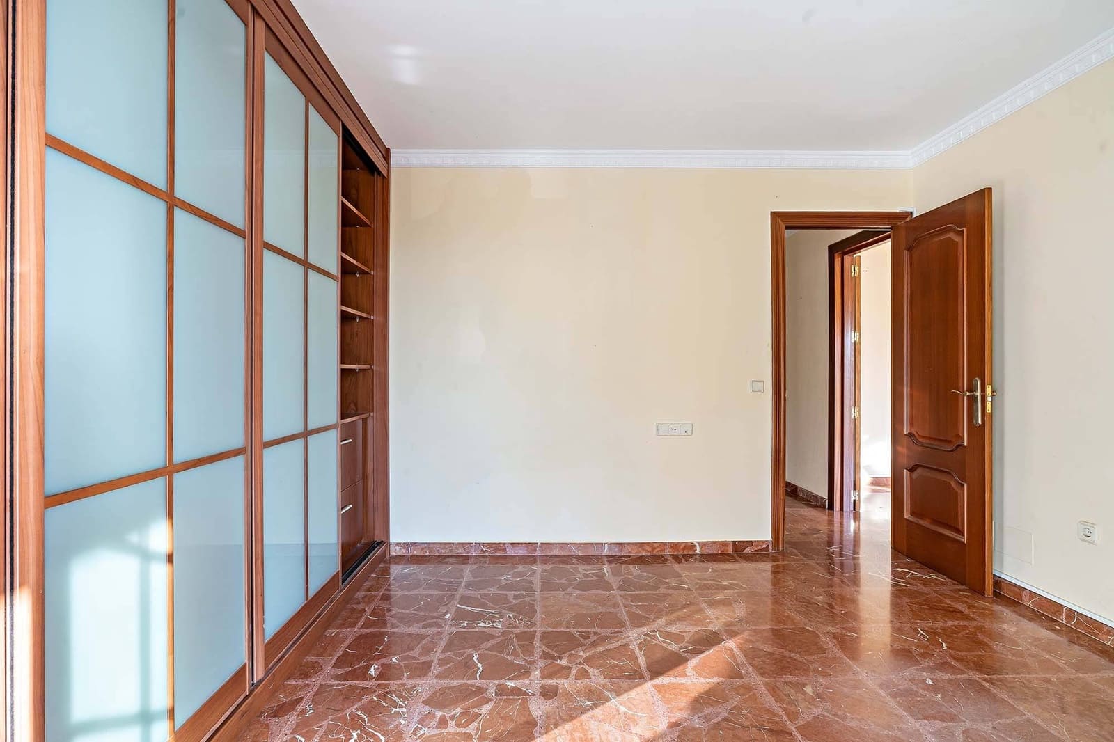 5 bedroom Villa for sale in Aguadulce (Almeria) with pool garage - € 420,000 (Ref: 8099801)