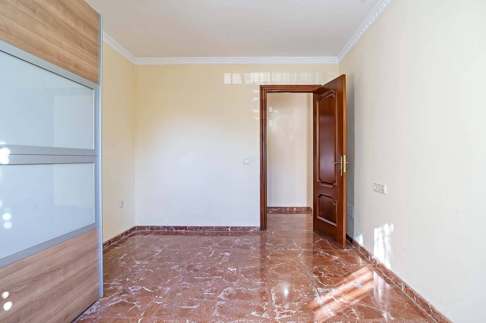 5 bedroom Villa for sale in Aguadulce (Almeria) with pool garage - € 420,000 (Ref: 8099801)