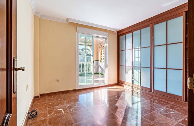 5 soverom Villa til salgs i Aguadulce (Almeria), Roquetas de Mar med svømmebasseng garasje - € 420 000 (Ref: 8099801)