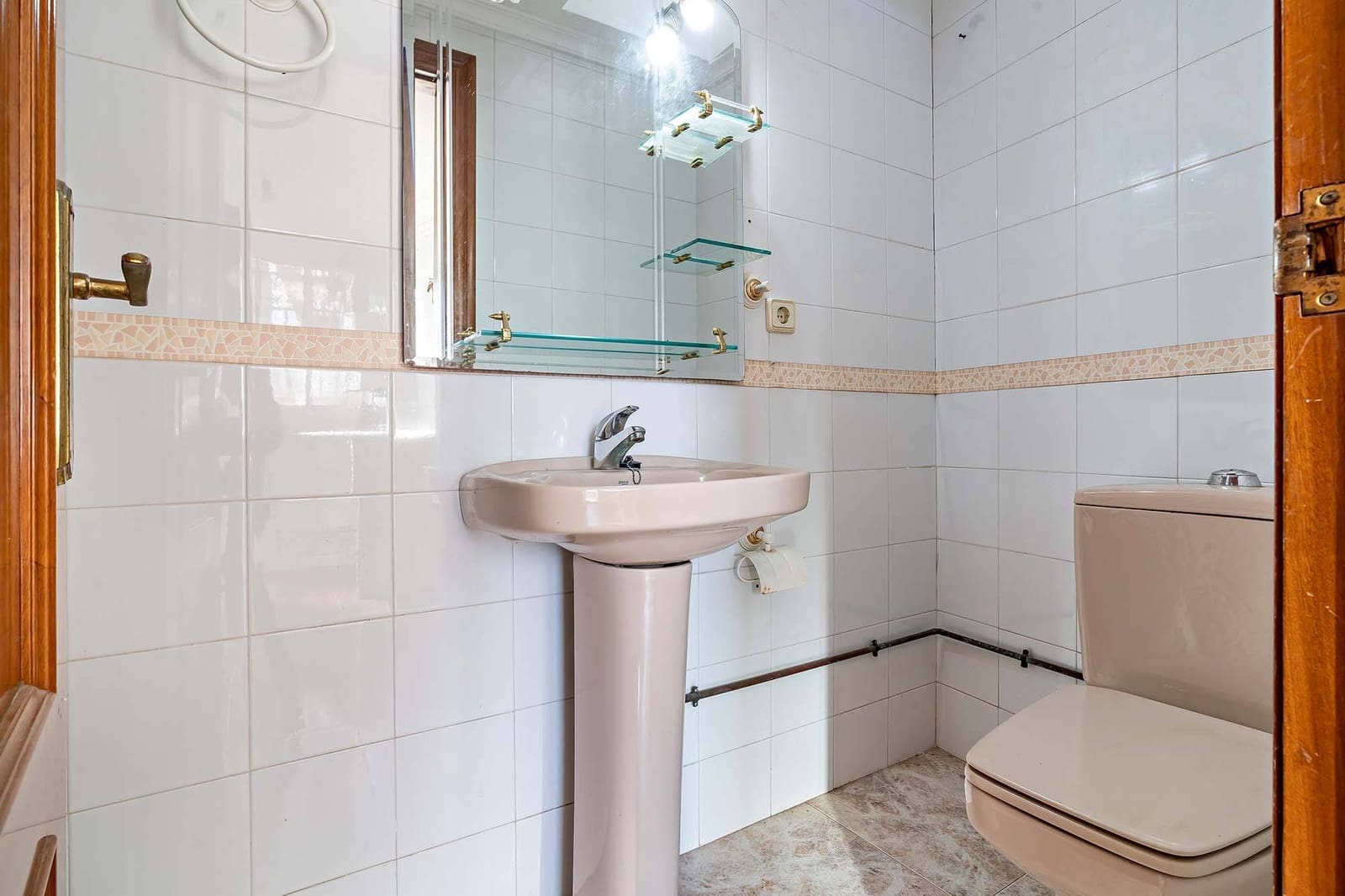 5 bedroom Villa for sale in Aguadulce (Almeria) with pool garage - € 420,000 (Ref: 8099801)