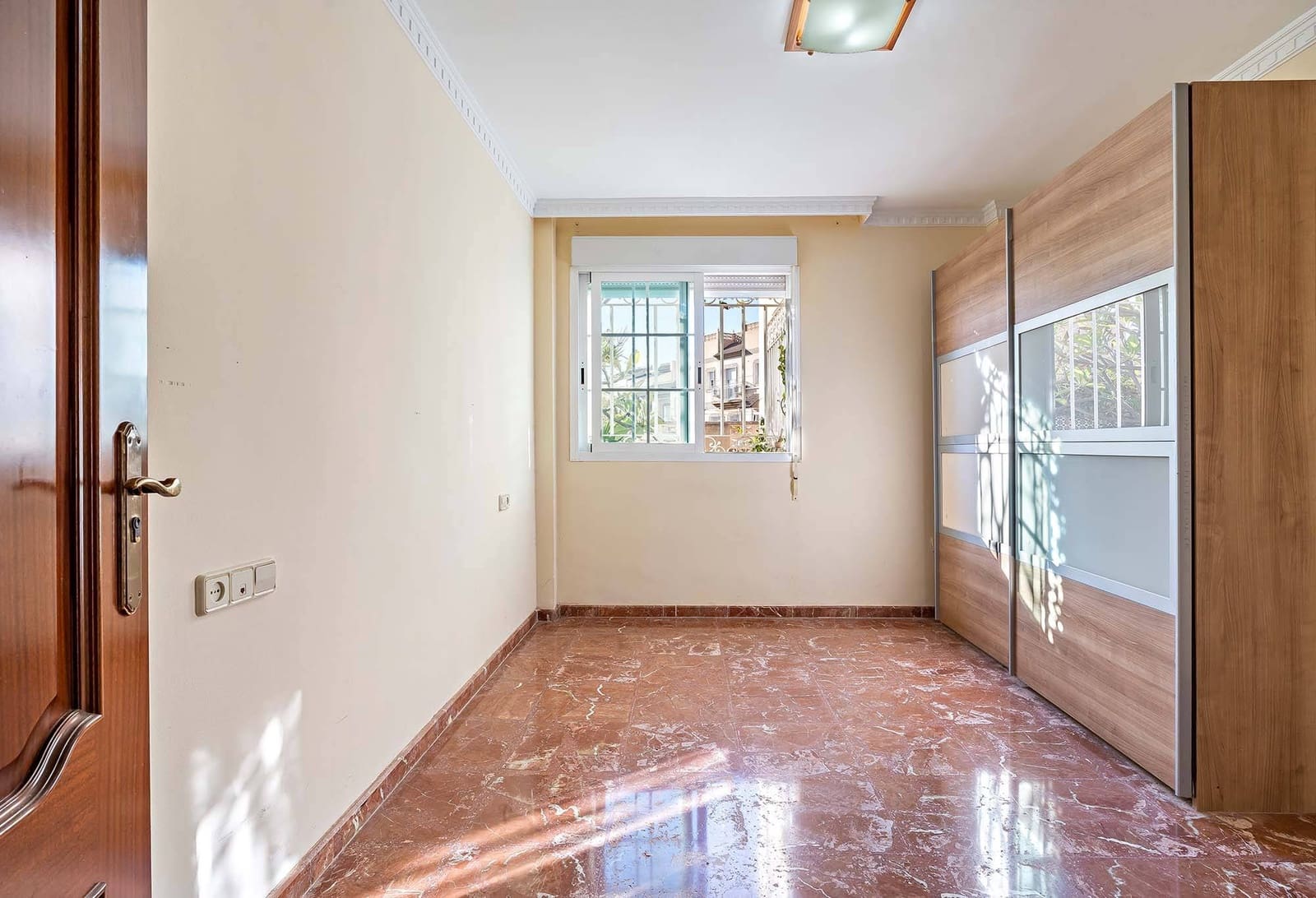 5 bedroom Villa for sale in Aguadulce (Almeria) with pool garage - € 420,000 (Ref: 8099801)