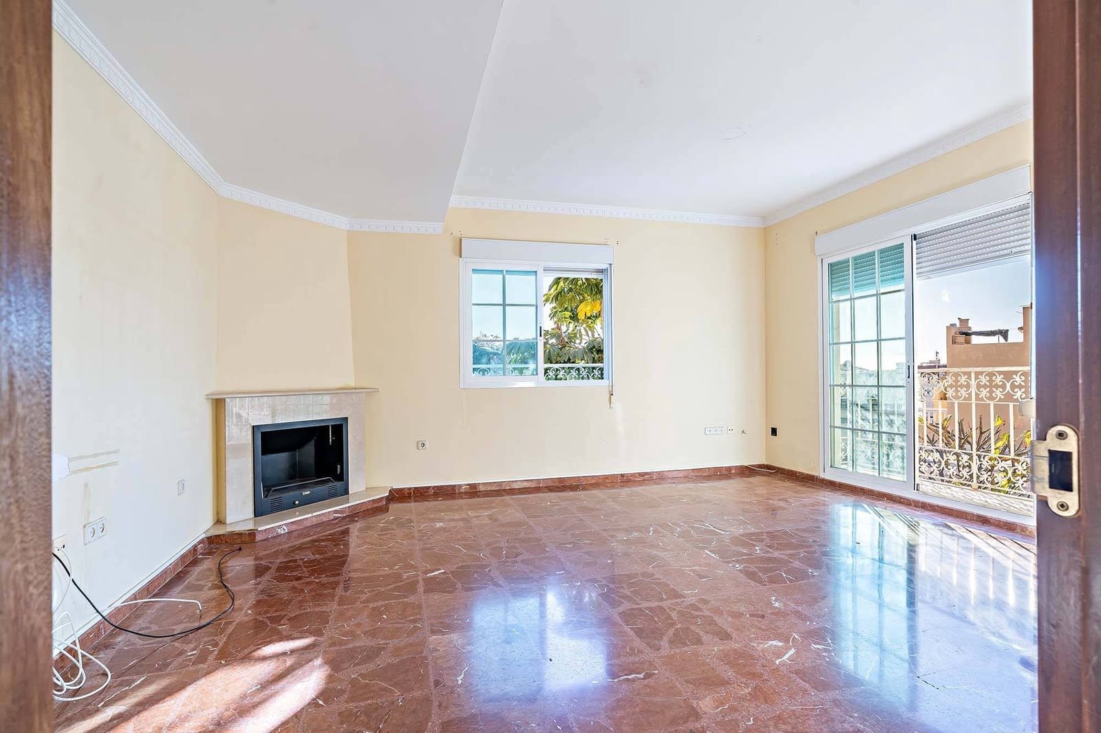 5 bedroom Villa for sale in Aguadulce (Almeria) with pool garage - € 420,000 (Ref: 8099801)