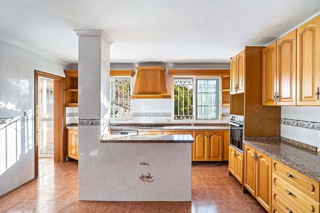 5 soverom Villa til salgs i Aguadulce (Almeria), Roquetas de Mar med svømmebasseng garasje - € 420 000 (Ref: 8099801)