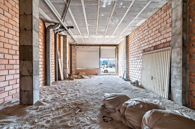 Kaupallinen myytävänä paikassa Roquetas de Mar - 70 000 € (Ref: 8131202)