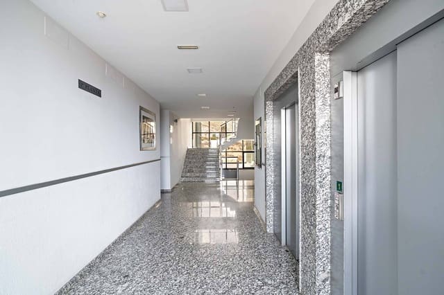 Office for sale in El Parador de las Hortichuelas, Roquetas de Mar - € 100,000 (Ref: 8152455)