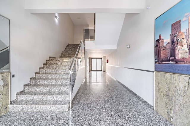 Office for sale in El Parador de las Hortichuelas, Roquetas de Mar - € 100,000 (Ref: 8152455)