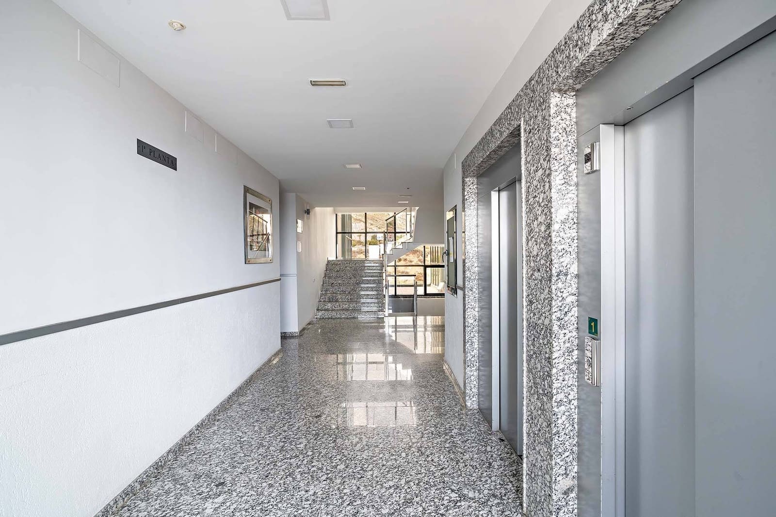 Kontor til salg i El Parador de las Hortichuelas - € 159.000 (Ref: 8152456)