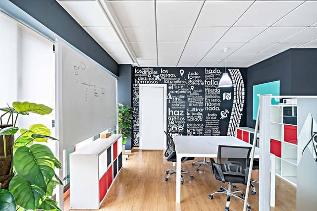 Office for sale in El Parador de las Hortichuelas, Roquetas de Mar - € 159,000 (Ref: 8152456)