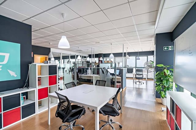 Office for sale in El Parador de las Hortichuelas, Roquetas de Mar - € 159,000 (Ref: 8152456)