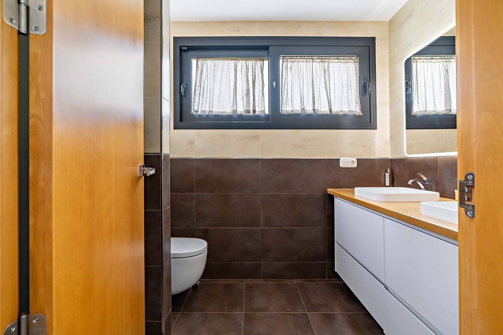 3 makuuhuone Rivitalo myytävänä paikassa Huercal de Almeria mukana uima-altaan - 580 000 € (Ref: 8533856)