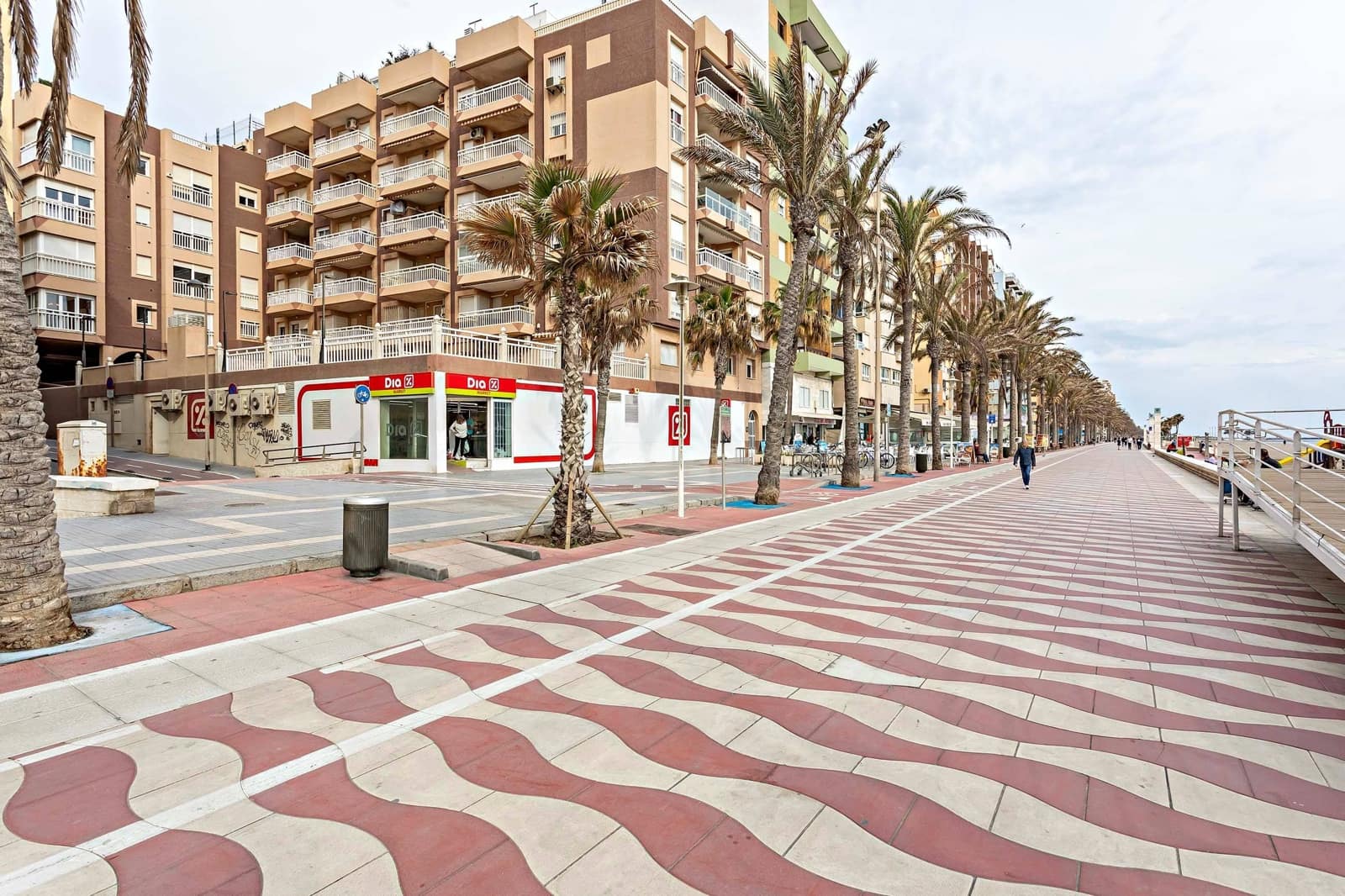 3 makuuhuone Asunto vuokrattavana paikassa Almeria kaupunki - 850 € (Ref: 8636444)