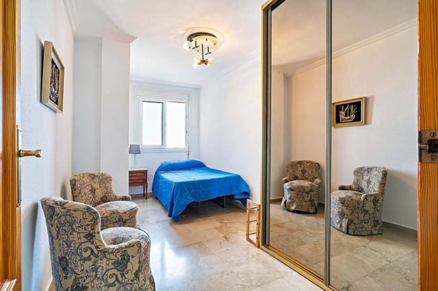 3 soveværelse Lejlighed til leje i Ciudad Jardín - Tagarete - El Zapillo, Almería by - € 850 (Ref: 8636444)