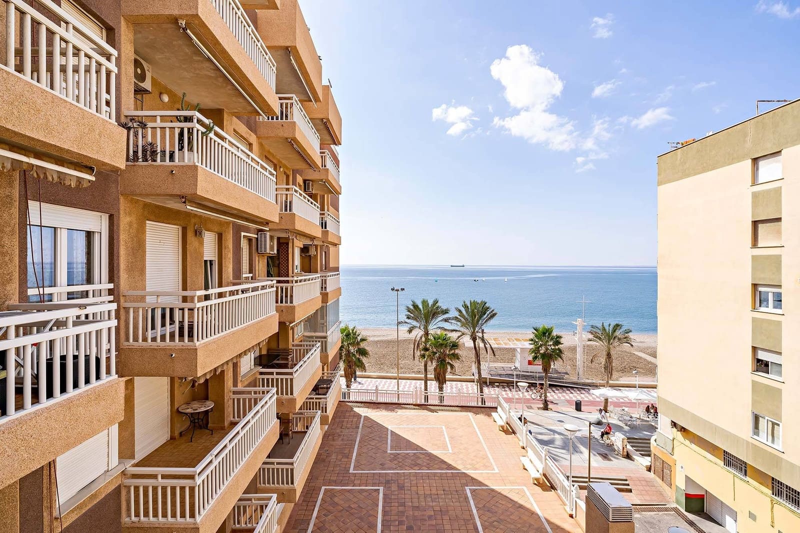 3 makuuhuone Asunto vuokrattavana paikassa Almeria kaupunki - 850 € (Ref: 8636444)