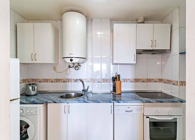 1 soverom Leilighet til salgs i Roquetas de Mar med garasje - € 119 000 (Ref: 8766986)