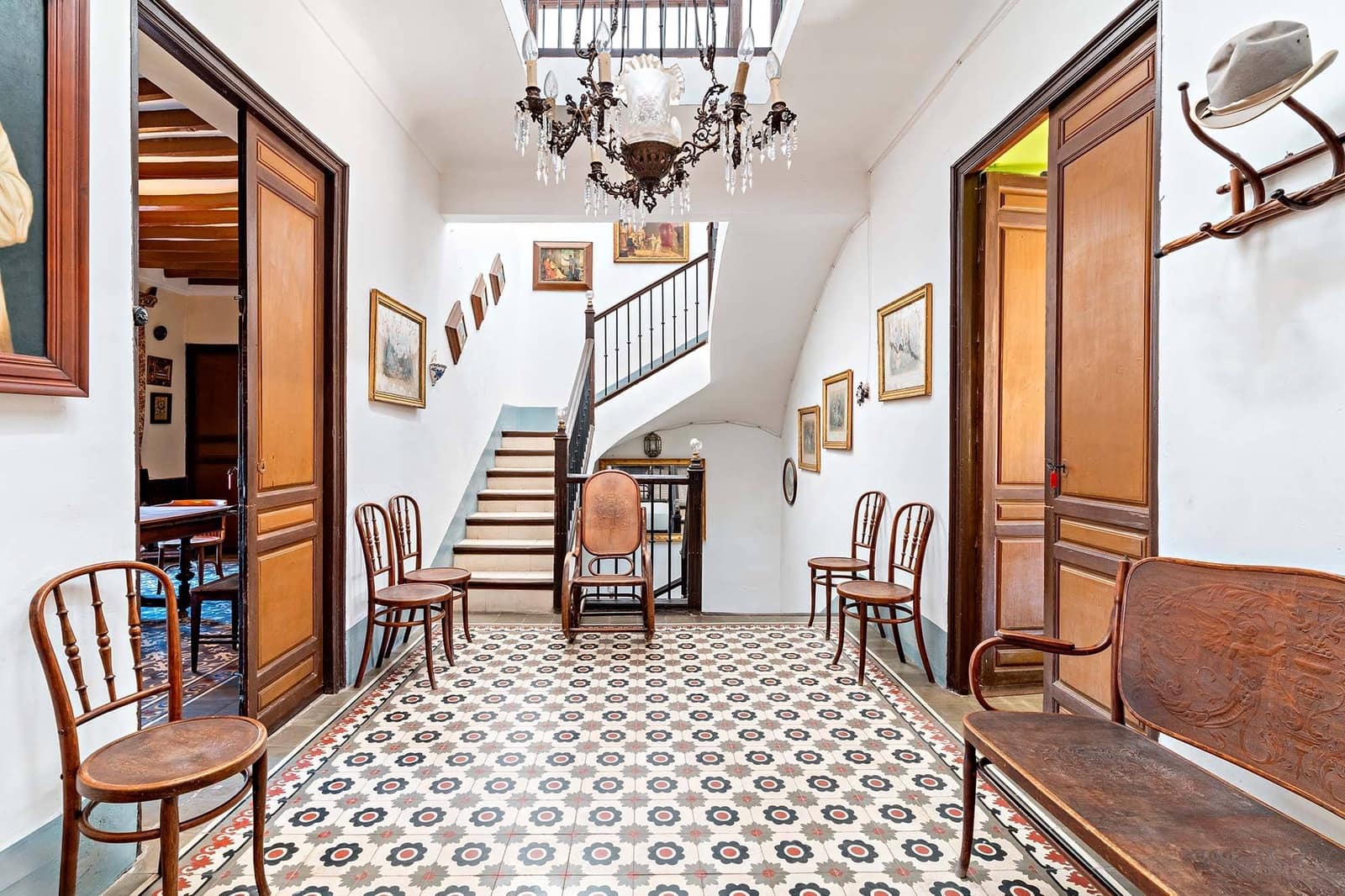 10 soveværelse Byhus til salg i Berja med garage - € 265.000 (Ref: 8789662)