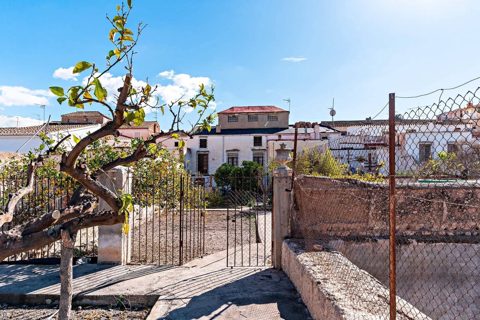 10 soveværelse Byhus til salg i Berja med garage - € 265.000 (Ref: 8789662)