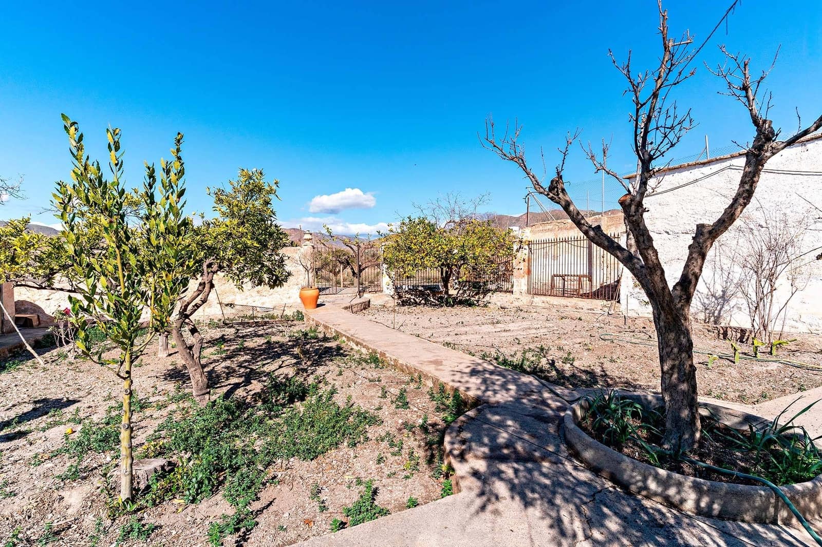 10 soveværelse Byhus til salg i Berja med garage - € 265.000 (Ref: 8789662)