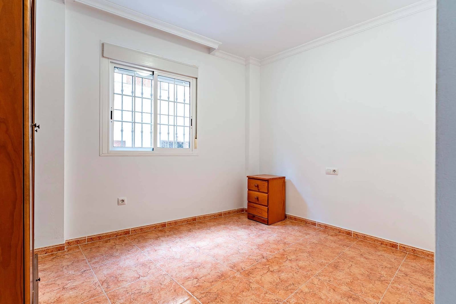 3 bedroom Apartment for sale in Almeria city - € 180,000 (Ref: 8880039)